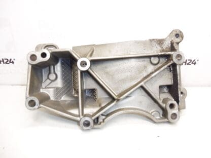 Halter für Lichtmaschine 1.8 16V 2.0 16V Citroën Peugeot 9648735580 5706J8 – Bild 2
