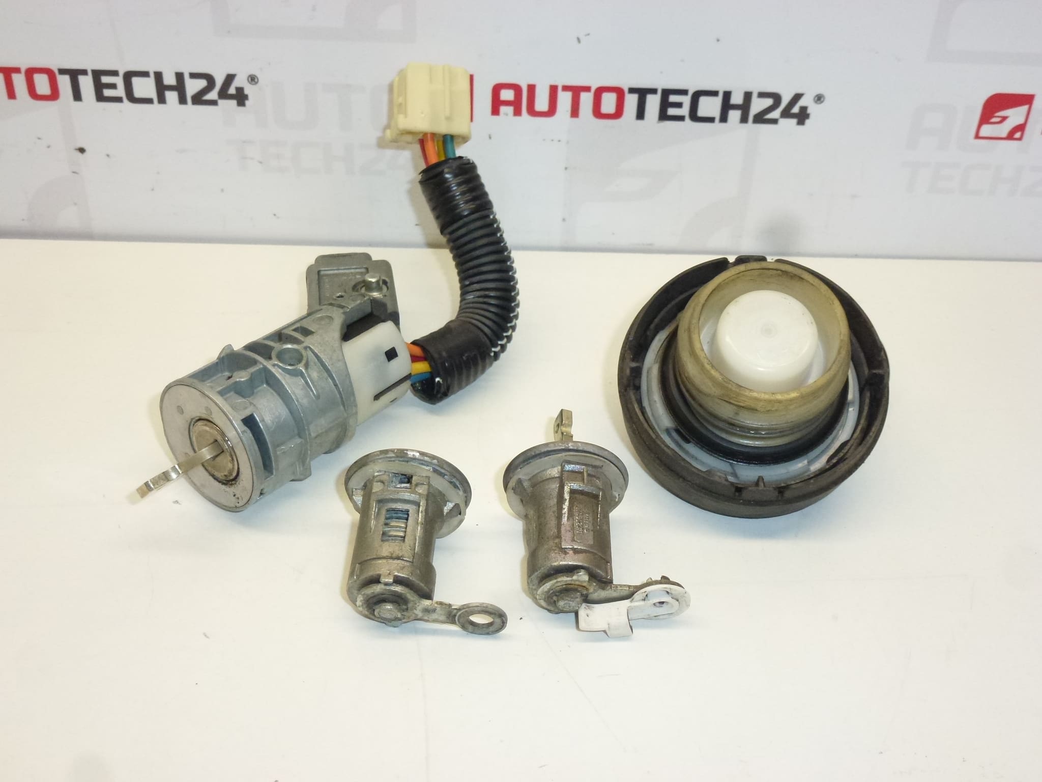 Schlosssatz + 2 Platten Citroën C1 Peugeot 107 1608745780 4162FH