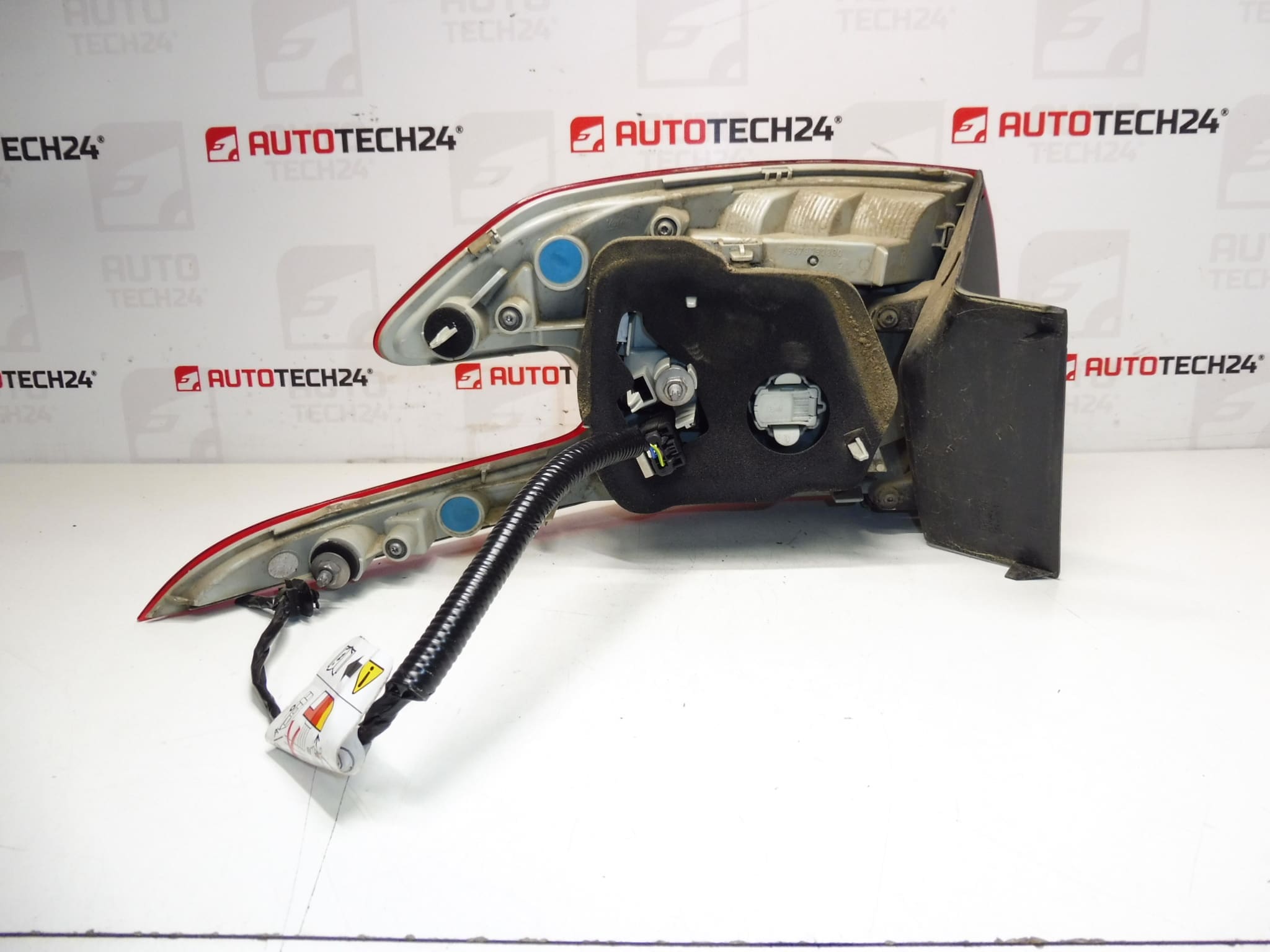Rechte hintere Kotflügelleuchte Peugeot 308 T9 Combi 9678093880 – Bild 2