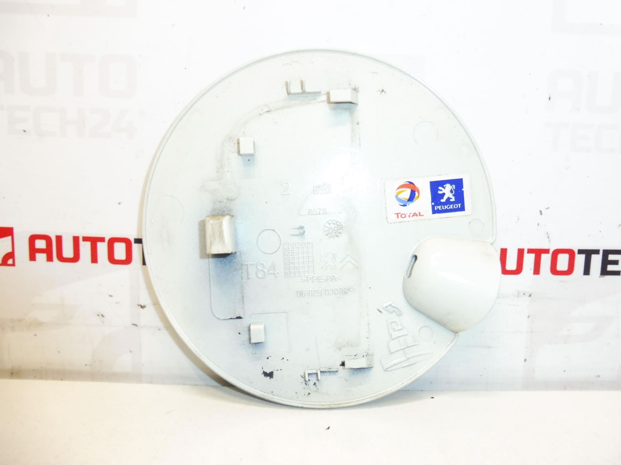 Tankdeckelabdeckung KWED Peugeot 3008 9682803080 1517G9 – Bild 2